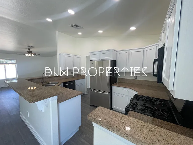 6150 Mariposa Ave — Photo 7