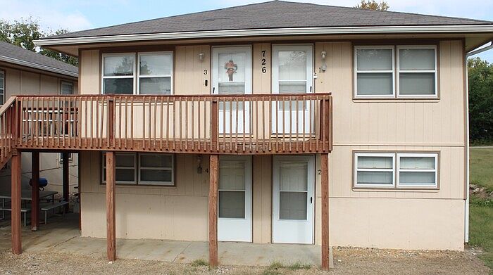 1st image of 726 Osage St APT 1