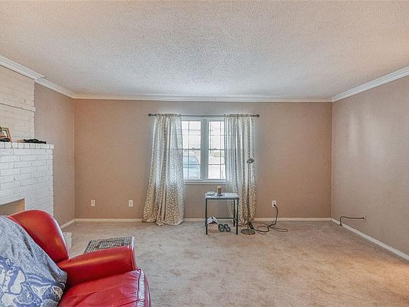 4th image of 1807 E Lindsey St APT 1