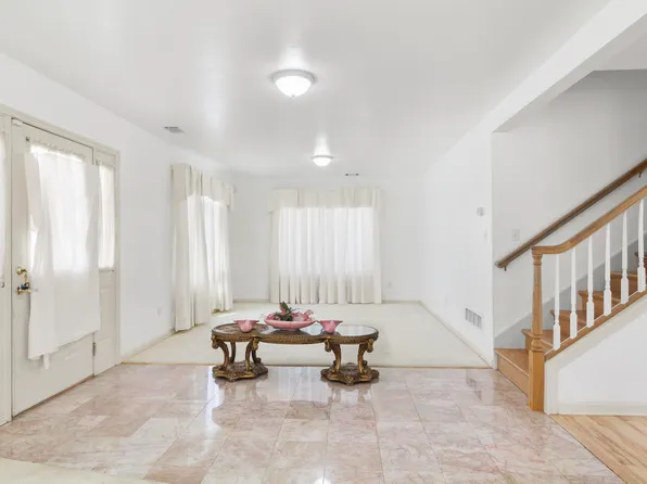 5233 Henry Ave, Hammond, IN 46320