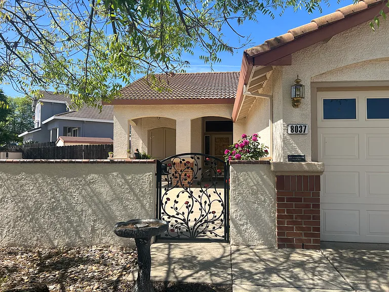 8037 Bester Ct — Photo 11