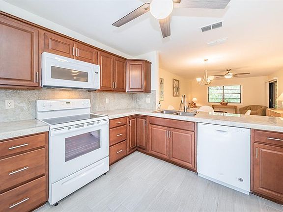 3rd image of 4026 Corkwood Ct