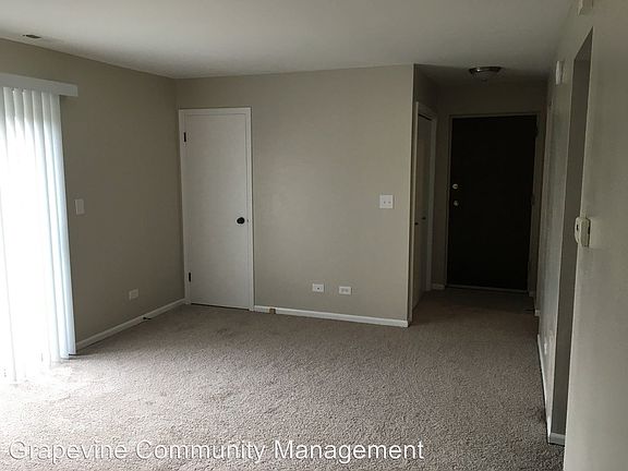 4th image of 914 School St APT 12