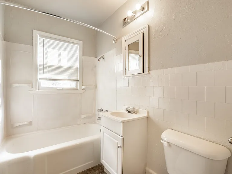 1216 E Campbell St — Photo 7