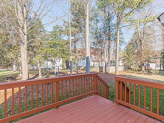 5th image of 1704 Daly Ct