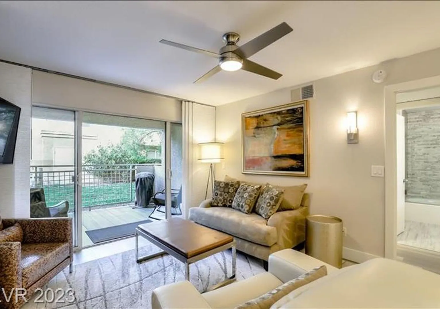 Furnished Optional 2 Bedroom Remodeled Condo On 1st Floor! — Photo 4