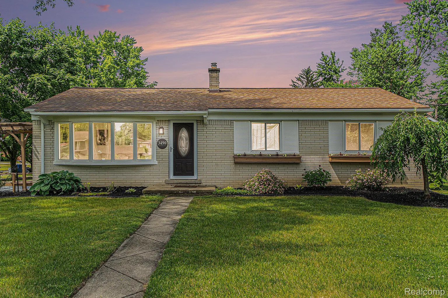 3490 Levee St photo 1
