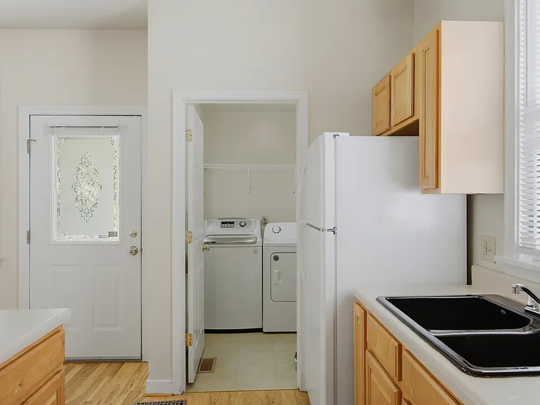 1706 W Moore St — Photo 21