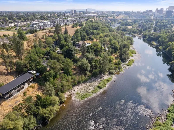 2114 W Falls Ave, Spokane, WA 99201