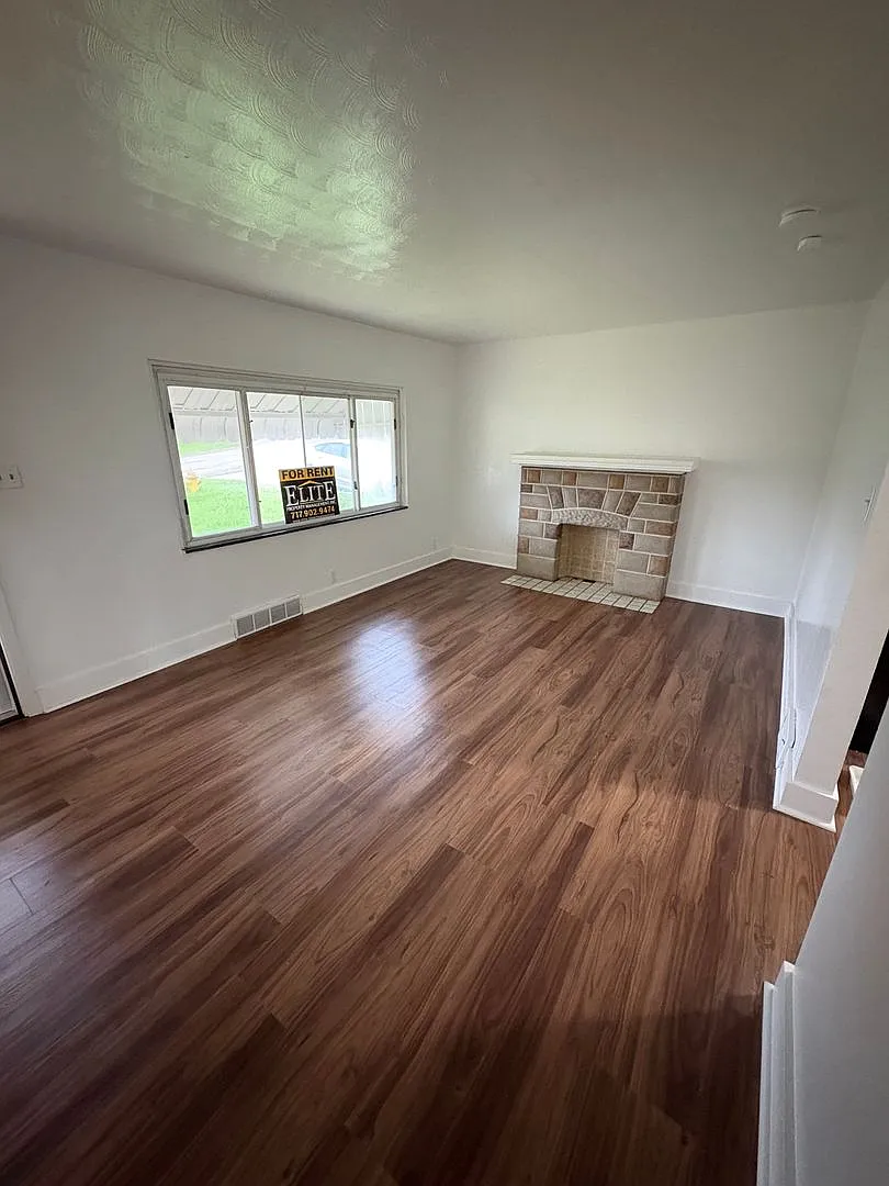 3 Bedroom 1 Bath Single Family House in North Pittsburgh's Floreffe Neighborhood — Photo 3