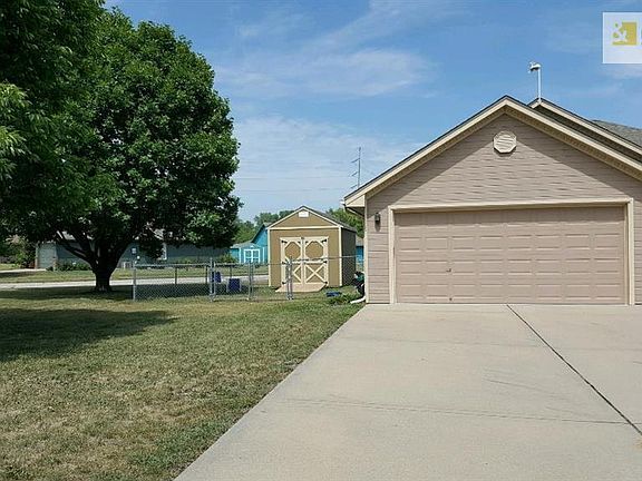2nd image of 203 SW Blue Branch Cir