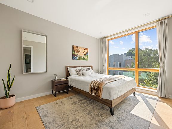 4th image of 959 Madison St #3A