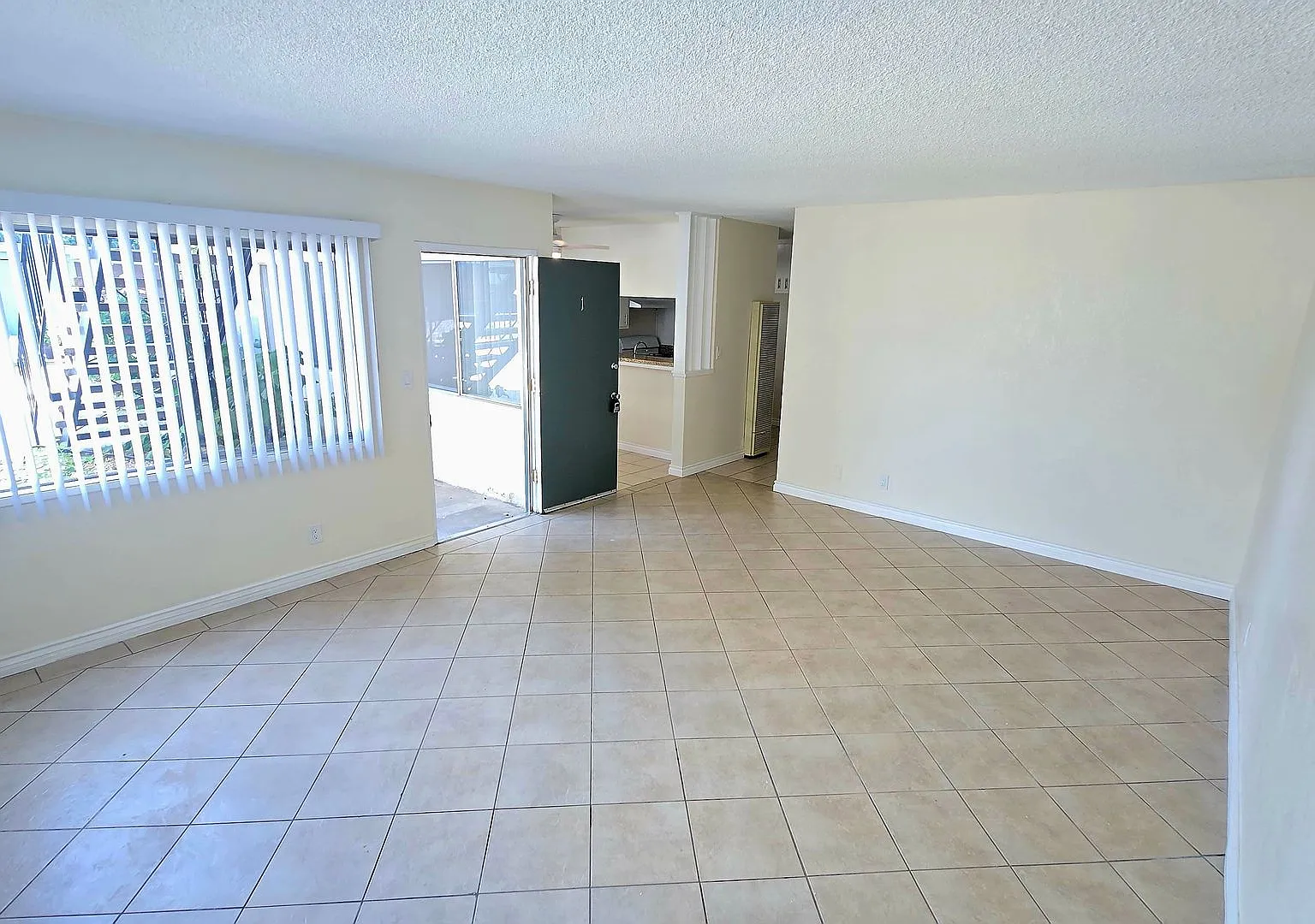 Flamingo Apartments 2 — Photo 2