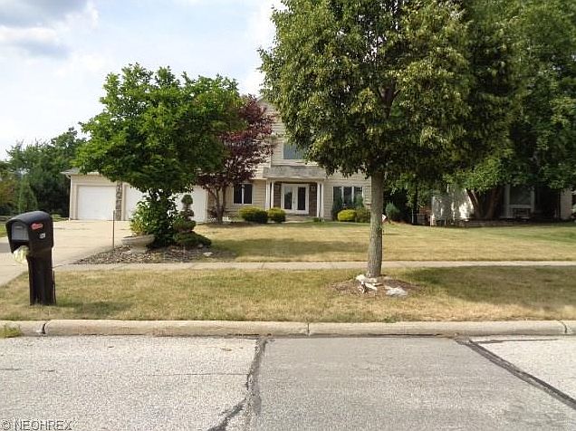 1st image of 520 E Beacon Hill Cir
