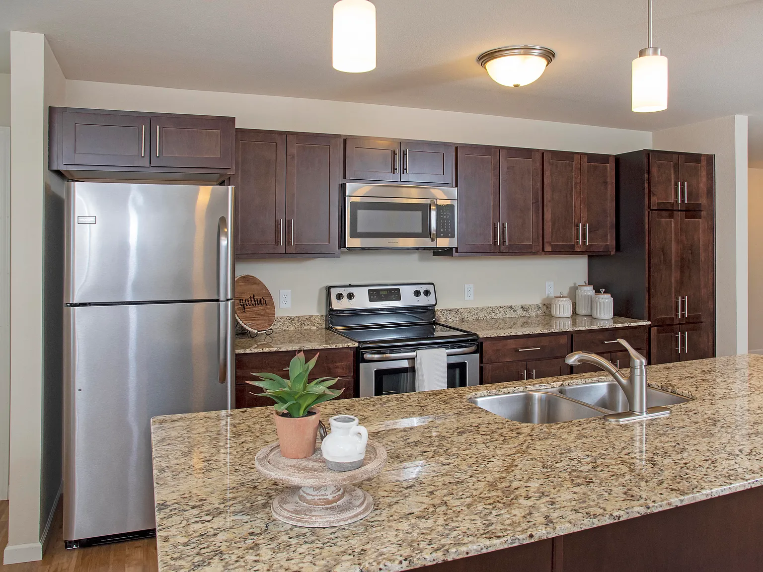 Cardinal Point Apartments — Photo 1