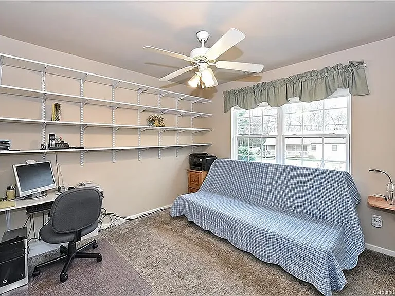 7425 Wallace Ln — Photo 10