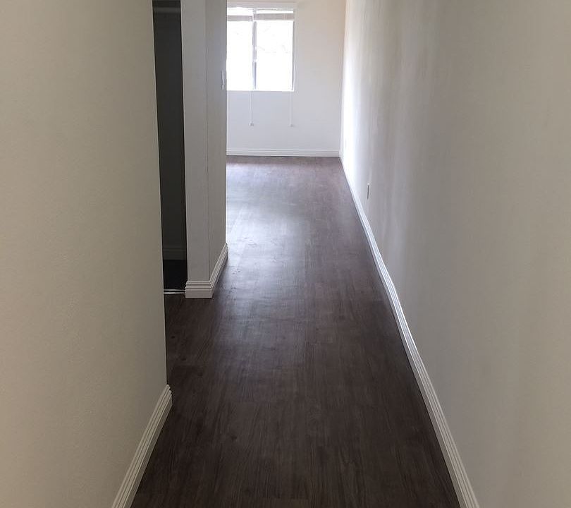 1st image of 622 S Broadway APT 18