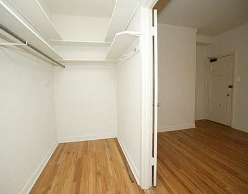 5th image of 422 W Melrose St APT 501