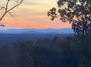 8439 Sycamore Ln, Warrenton, VA 20186