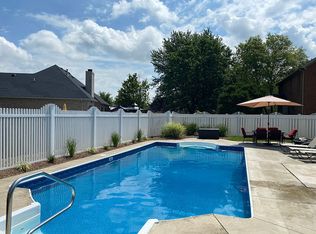 3027 Cobblers Crossing Rd, New Albany, IN 47150