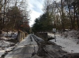 2 Dover Ln, Medway, MA 02053