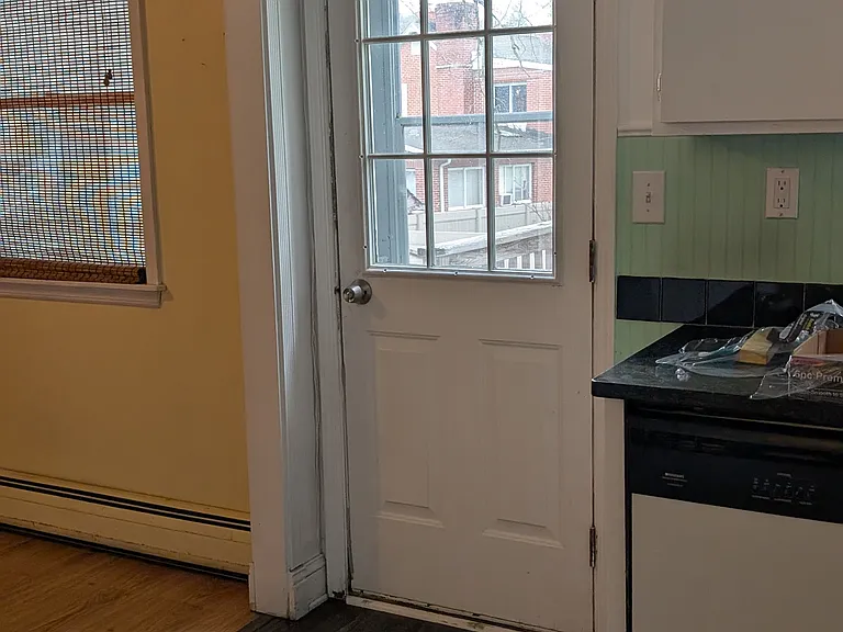 57 Waldron Ave — Photo 9