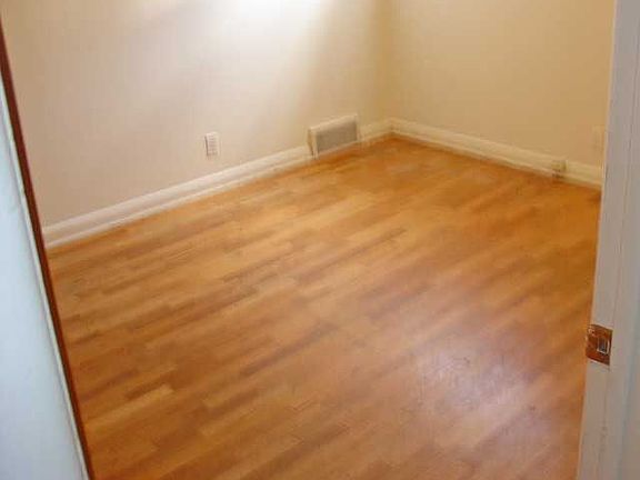 5th image of 2714 Michigan St
