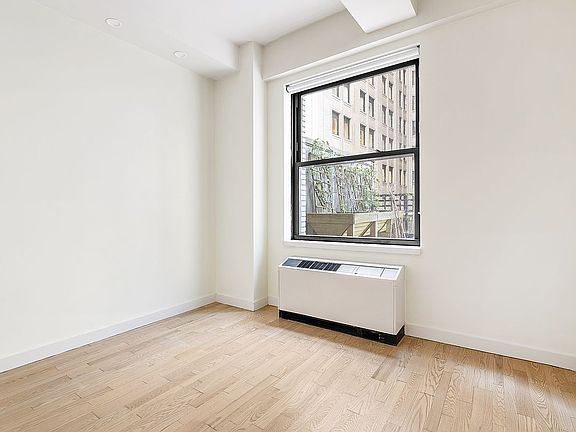5th image of 20 Pine St APT 1909
