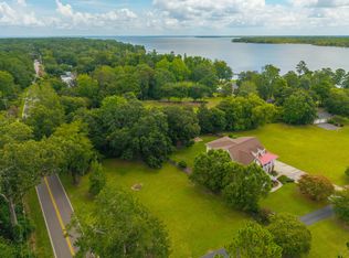 1748 Pinopolis Rd, Moncks Corner, SC 29461