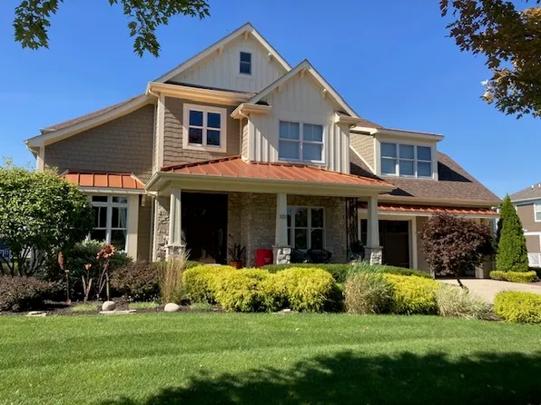 101 Goldenrod Dr, Sugar Grove, IL 60554