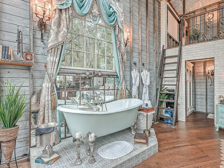 6543 Maybank Hwy — Photo 4