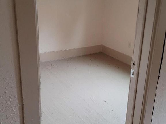 2nd Bonus Room 8.3 ft x 8.8 ft