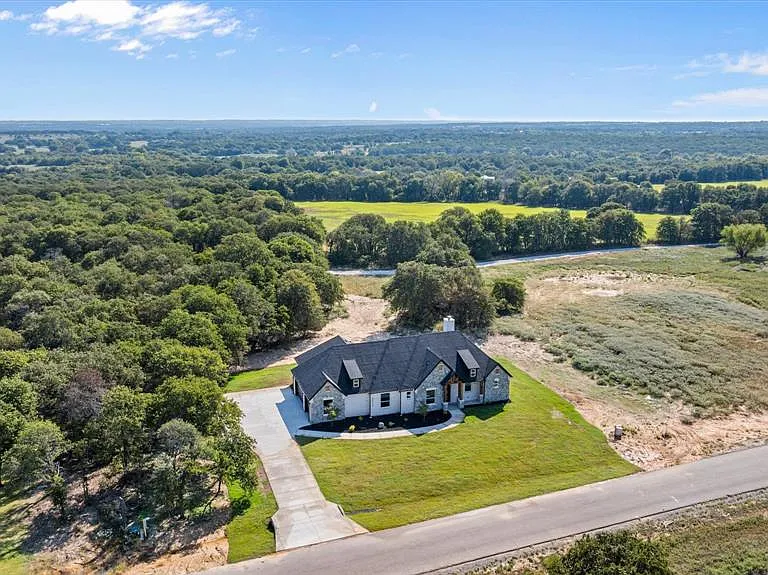 2057 Glenhollow Dr — Photo 4