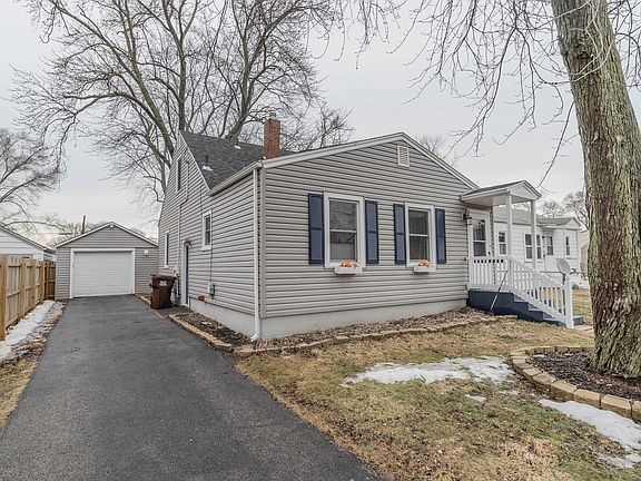 2nd image of 210 Sheridan Dr