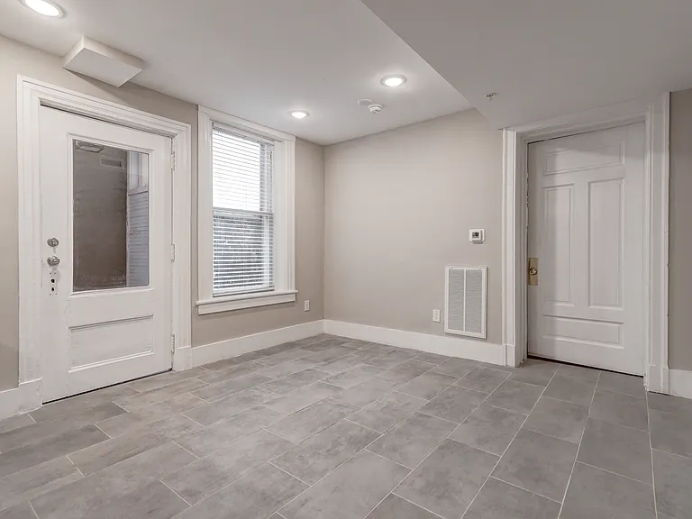 425 N Arthur Ashe Blvd #2B — Photo 1
