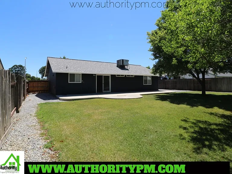 1526 Imperial Dr — Photo 25