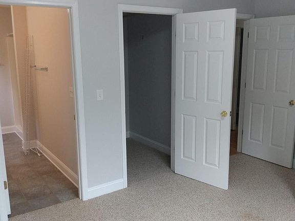 Masater Bedroom with walkin closet