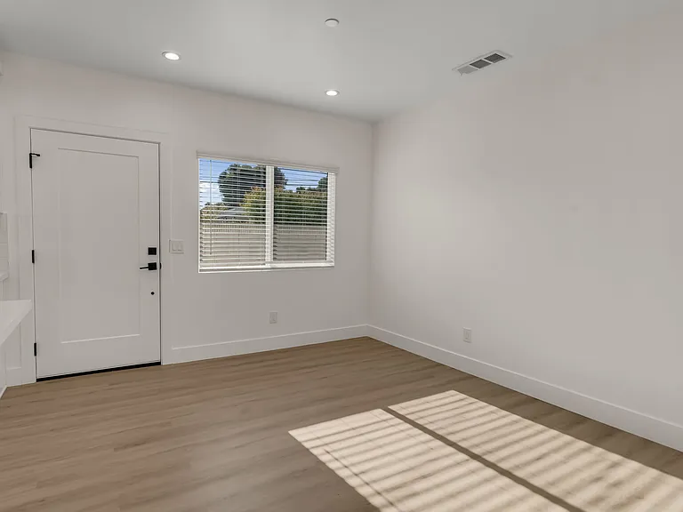 15208 Fernview St #15210 — Photo 3