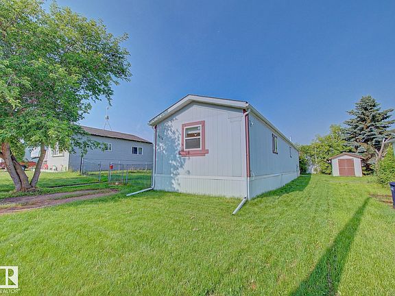 2nd image of 5434 Eastview Cres