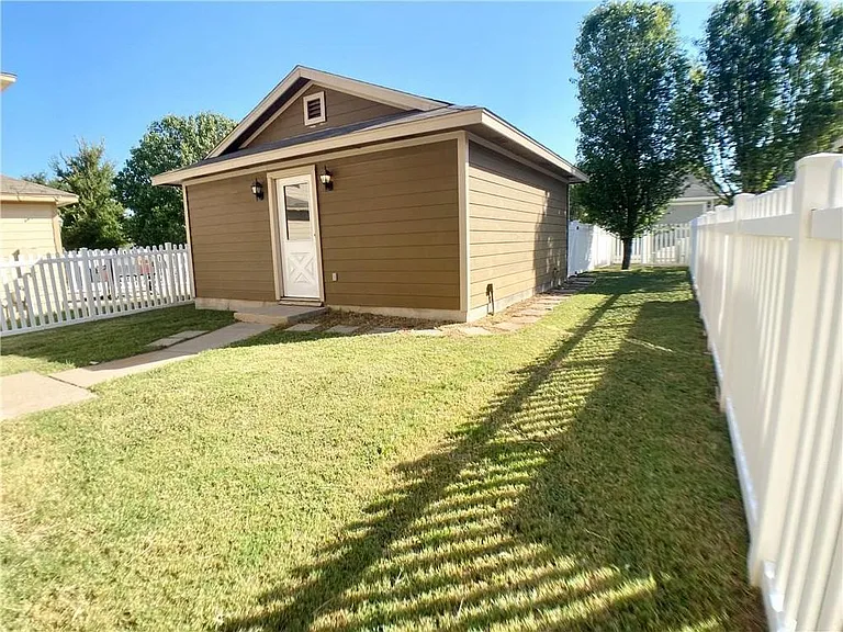 117 Decker — Photo 21