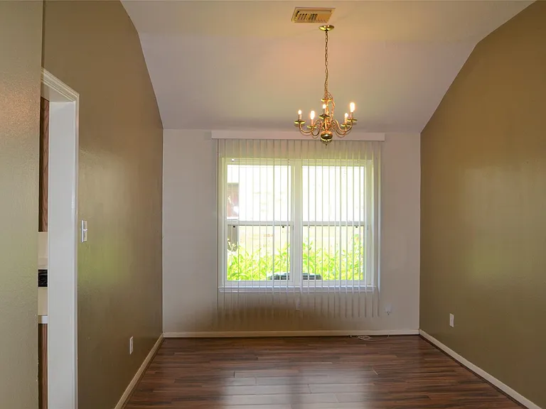 2818 Russett Pl W — Photo 7