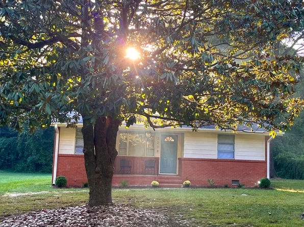 3208 Capitol Dr, Charlotte, NC 28208
