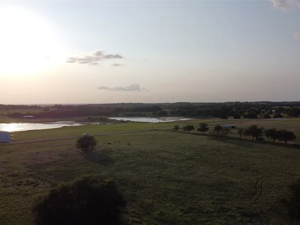 110 Jrc Rd, Gainesville, TX 76240