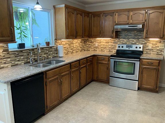 2nd image of 404 McAmoore Dr