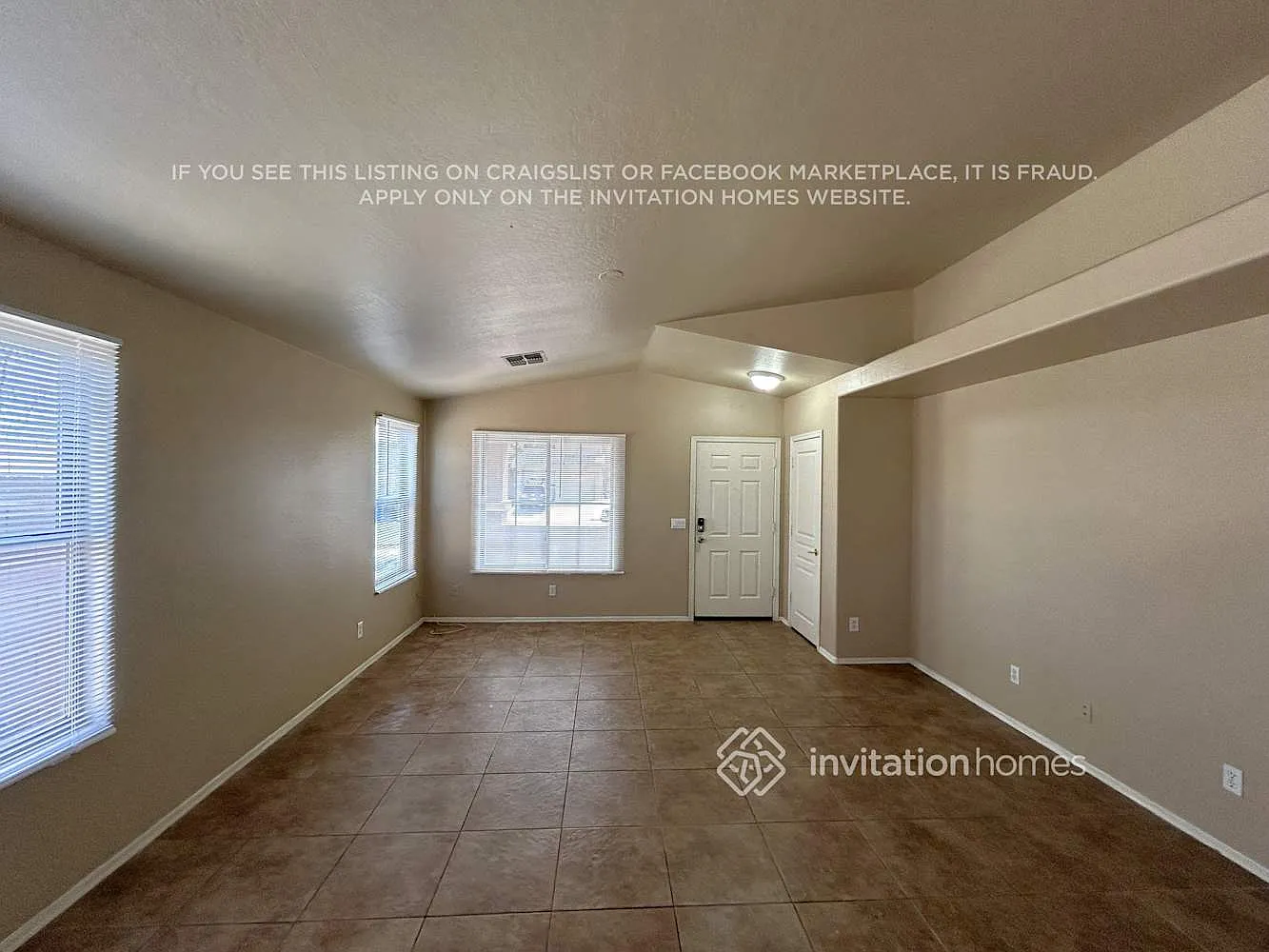 2310 W Saint Kateri Dr Phoenix, AZ 85041 — Photo 2