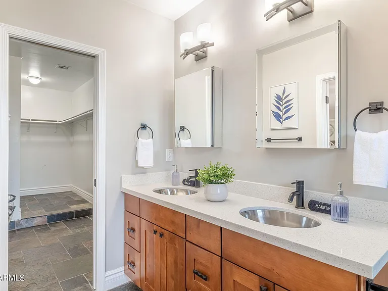 5948 E Corrine Dr — Photo 29