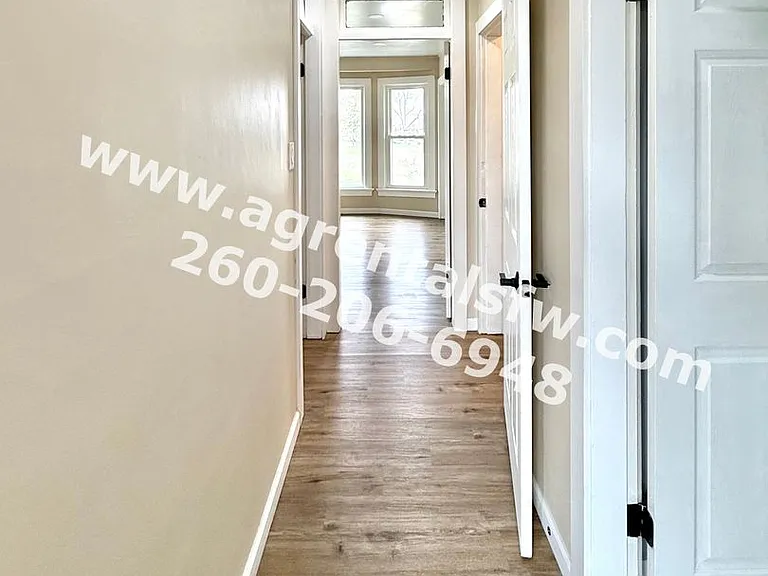 1829 Broadway — Photo 11