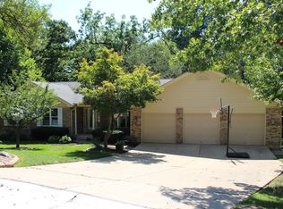 19 Laurel Oaks Ct, Lake Saint Louis, MO