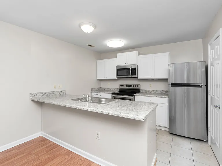 705 Ivy St #1 — Photo 5