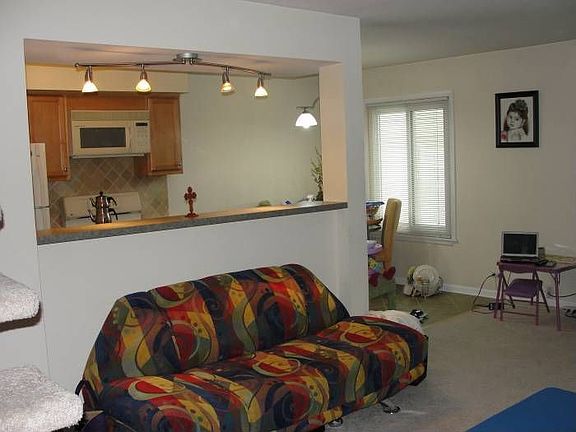 2nd image of 1406 Cove Dr #235-C